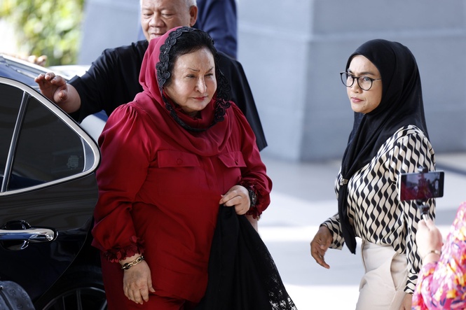 Image from: High Court sets Sept 17 for additional evidence in Rosmah’s solar hybrid graft trial