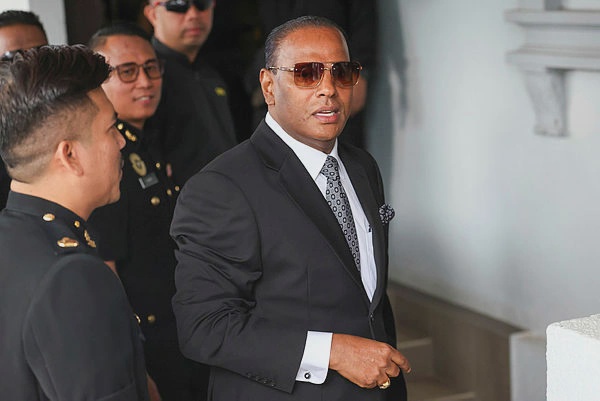 Image from: MACC to serve asset declaration notices on Saravanan, family