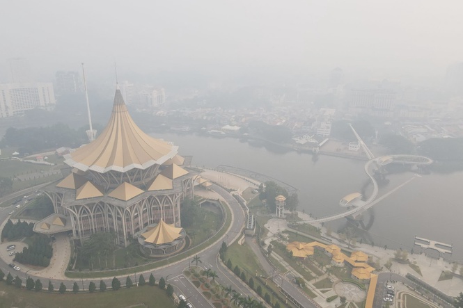 Image from: Eight locations record unhealthy API readings throughout the country as of 4 pm