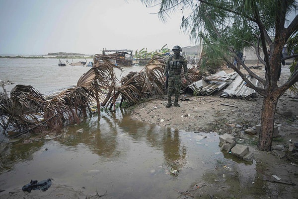 Image from: Flooding, power cuts and evacuations as Hurricane Polo slams Mexico