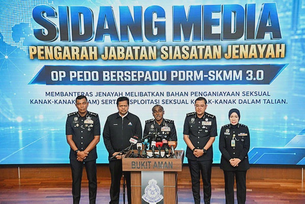 Image from: Ops Pedo 3.0: Guru, pembantu makmal antara 53 ditahan