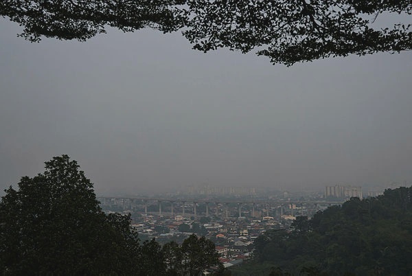 Image from: Selangor and Sarawak among 33 areas nationwide recording unhealthy API readings