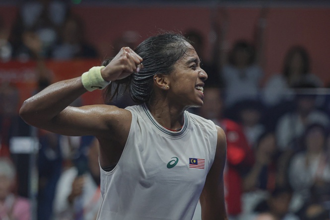 Image from: Sivasangari defends squash gold to fulfil Malaysia’s Asiad target