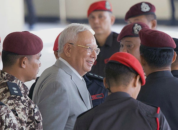Image from: Umno Sec-Gen’s ‘Alhamdulillah’ post triggers speculation amid Najib pardon meeting