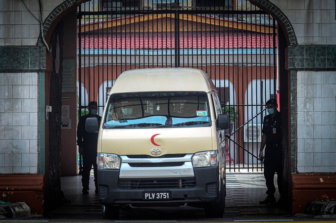 Image from: Nine injured after MOH van carrying trainee nurses crashes in Ipoh