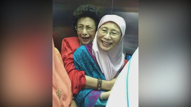 Image from: Dr Siti Hasmah showed women’s strength through grace and steadfastness: Wan Azizah