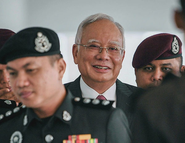 Image from: Yeoh denies signing fake Najib house-arrest order
