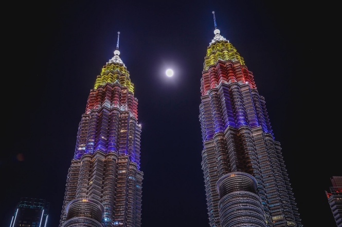 Image from: Malaysia starts sending Myanmar migrants home