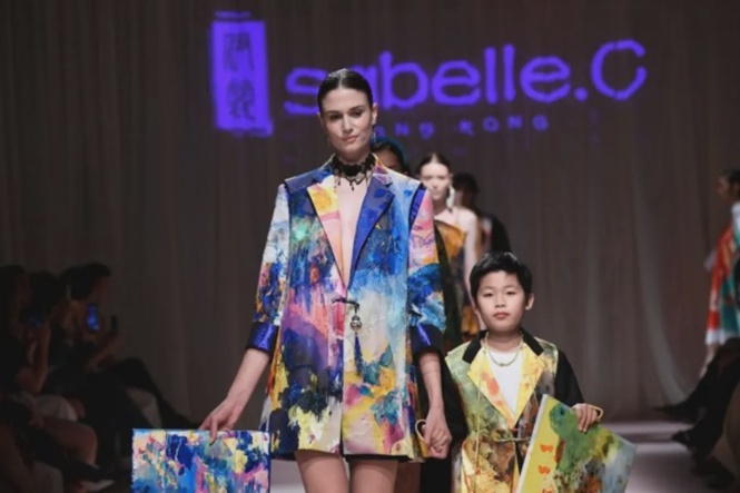 Image from: ISABELLE.C Debuts Wearable Art and Intangible Cultural Heritage Masterpieces at New York Fashion Week’s China Institute Fashion Week