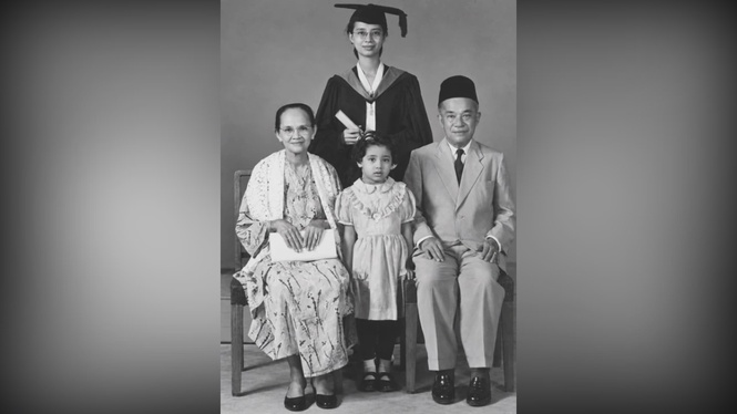 Image from: Netizens pay tribute to Dr Hasmah, recall life of service and grace