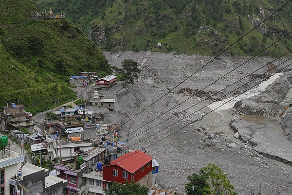 Image from: Huge aid challenge after ‘Himalayan tsunami’ devastates Nepal
