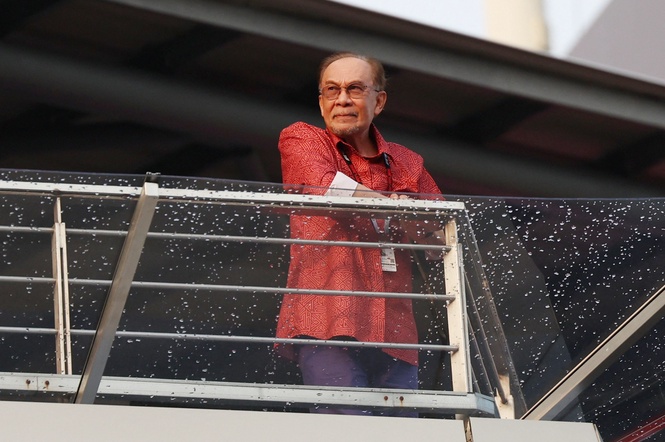 Image from: Malaysia ‘hardly paid anything’ to host F1 race at Sepang – Anwar