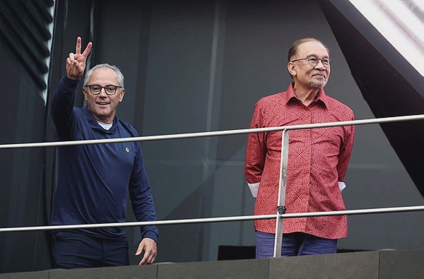 Image from: Domenicali hails Malaysia-Bahrain collaboration in delivering unique F1 event