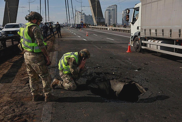 Image from: Russian strikes hit Kyiv while Germany’s Merz visits
