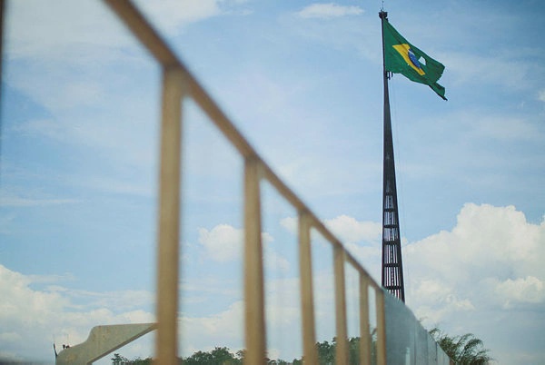 Image from: Brazil’s Lula, Bolsonaro trade barbs in final vote ccramble