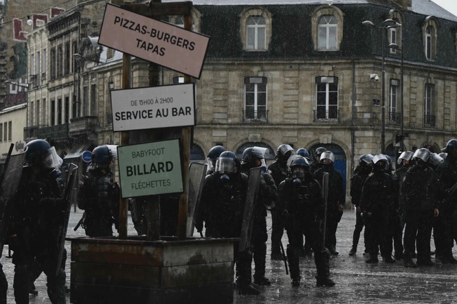 Image from: France suspends stun grenades after 15-year-old loses hand at protest