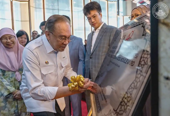 Aminuddin to stay as MB after royal audience, Anwar backs stability