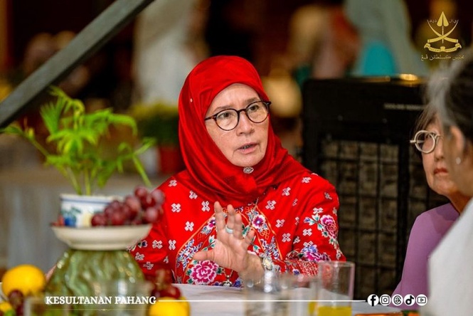 Tunku Azizah pelawa masyarakat Orang Kita Kampung Sungai Cot, Maran ke penempatan baharu milik baginda