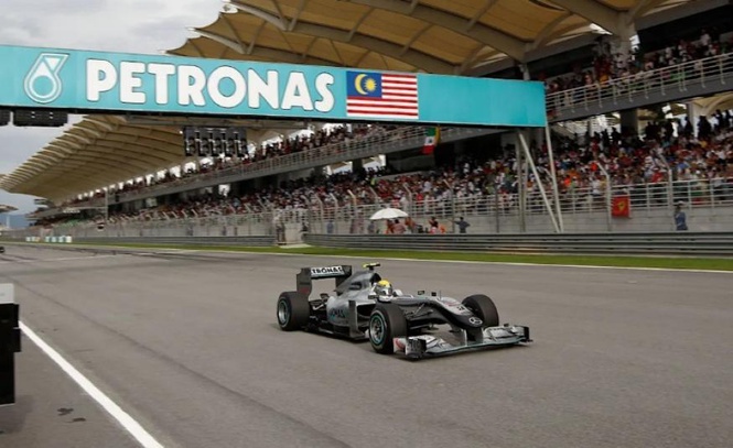 Image from: F1 Sepang dijangka sumbang sehingga RM1.3 bilion kepada ekonomi negara - HLIB