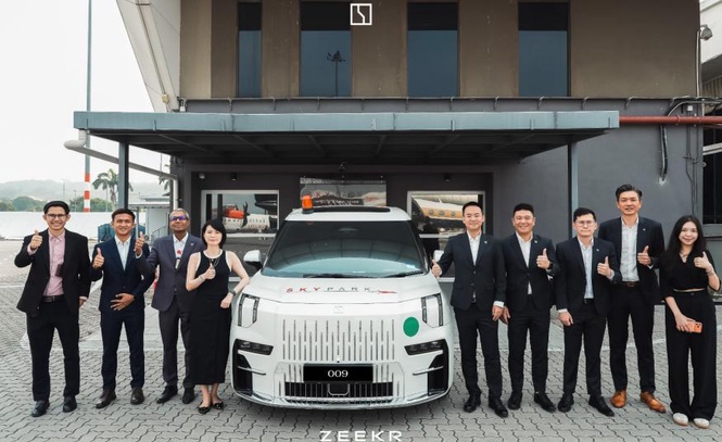 Image from: Zeekr 009 jadi kenderaan VIP bawa penumpang terus ke pesawat di Subang SkyPark
