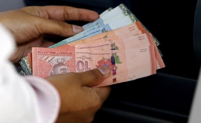 Image from: Hampir dua pertiga pekerja Malaysia bergaji bulanan RM2,223 dan ke bawah pada 2025 – DOSM