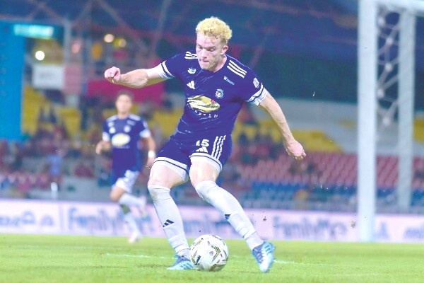 Rhinos secure hard-fought draw