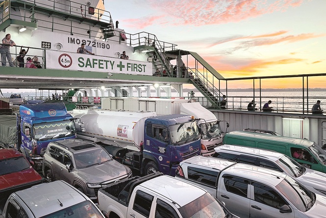 Lori bawa produk O&G cetus kebimbangan pengguna feri Labuan