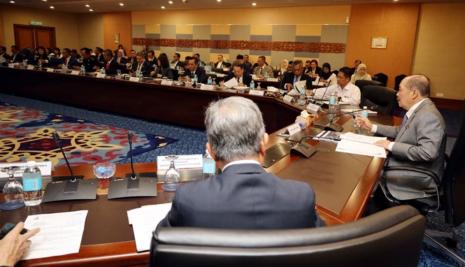 CM urges faster rollout of urgent development projects