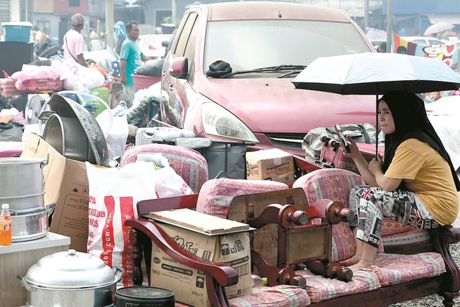 Kecuaian memasak menyebabkan kebakaran besar di Kampung Bahagia, 9,000 hilang tempat tinggal