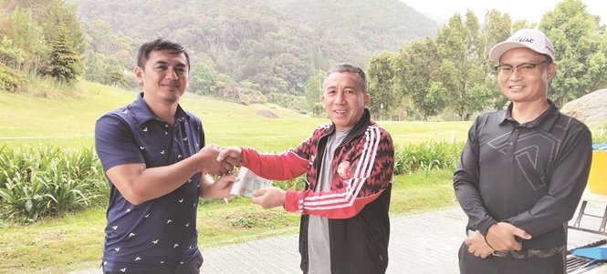Isran juara Golf Mini Kaamatan