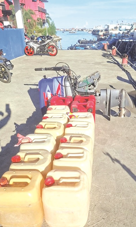 Lelaki ditahan, 265 liter petrol dirampas
