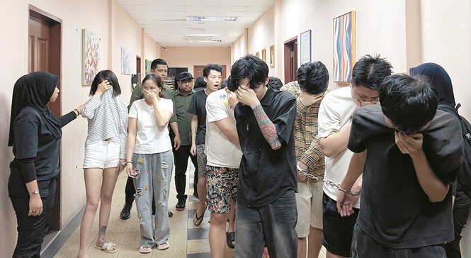 Scam: 27 Chinese nationals fined