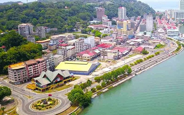 Assemblymen slam Vivian over 40 per cent revenue issue