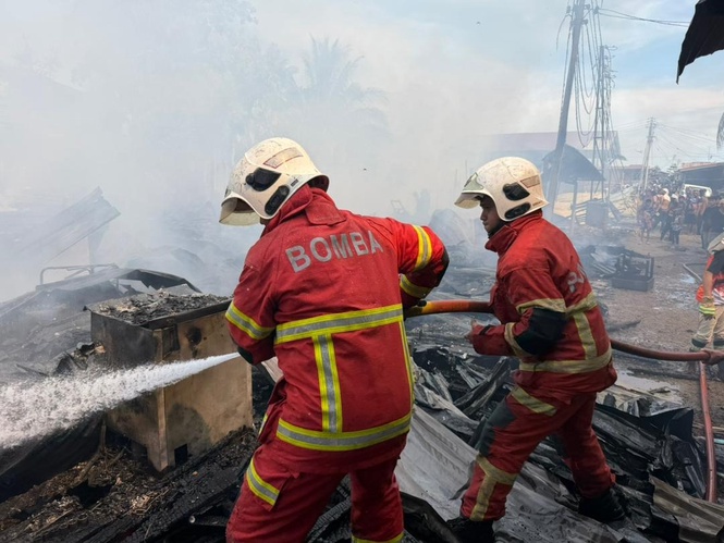 Swift action saves 2,000 homes from Tawau fire