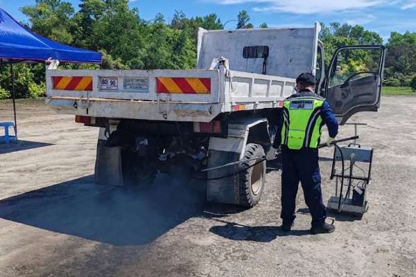 Jas laksana operasi kesan asap hitam kenderaan diesel