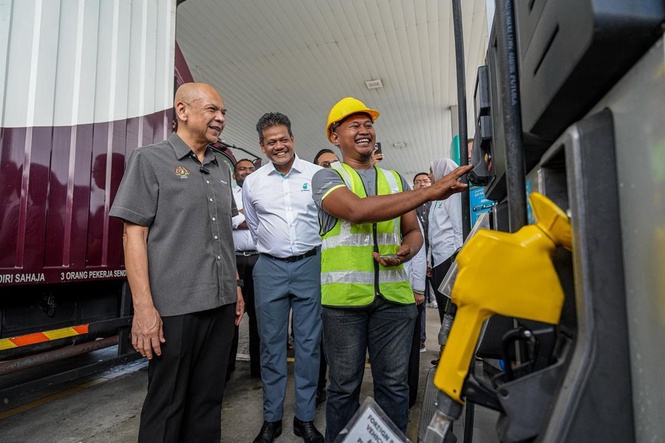 Minister urges transport firms to register for SKDS fleet cards