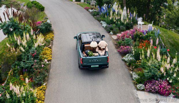 Image from: Chery Tiggo V Is An SUV That Transforms Into A Pickup Truck Or MPV