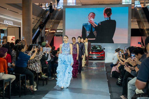 Image from: Mercedes-Maybach SL 680 Monogram Series Makes Haute Couture Debut In Malaysia