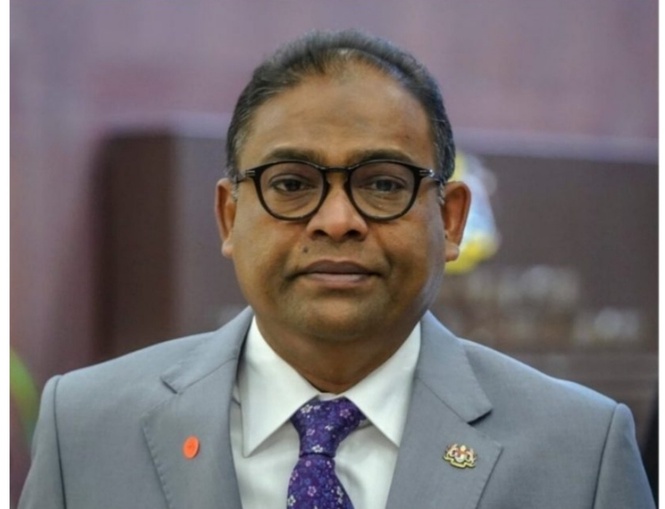Image from: Permohonan Azeez Rahim cabar keputusan berhubung LHDN diketahui 11 November