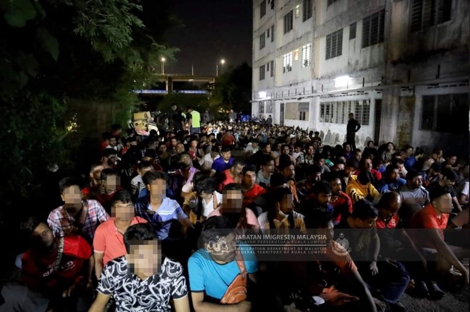 Image from: 1,476 warga Myanmar dihantar pulang guna tiga kapal
