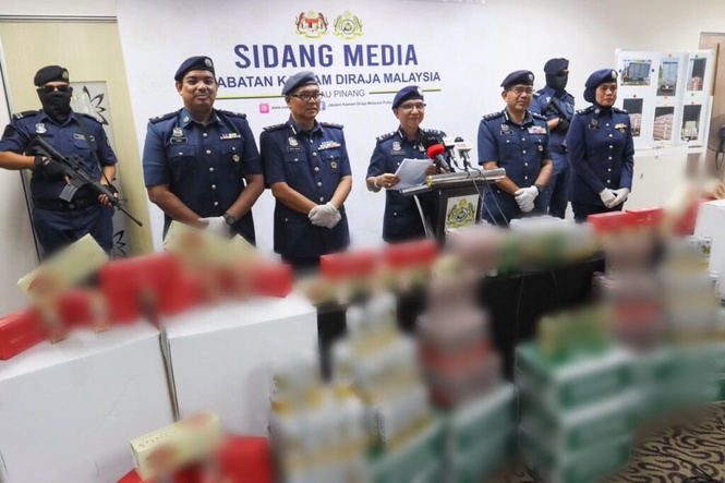 Image from: Ikrar bawa kanvas plastik rupanya rokok seludup RM9.14 juta