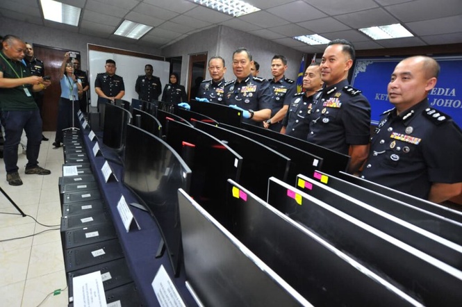 Image from: ‘Calling centre’ di Forest City diserbu, 335 individu ditahan