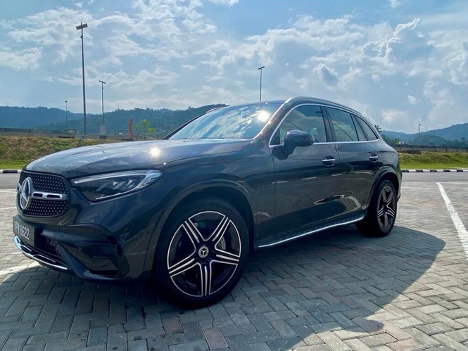 Image from: SUV bak pacuan empat roda premium