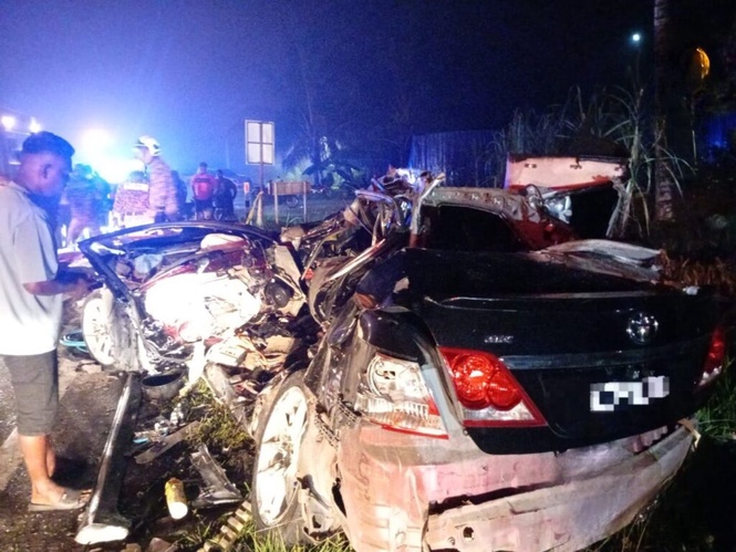 Image from: Enam maut kemalangan kereta dan lori di Jalan Karak Lama