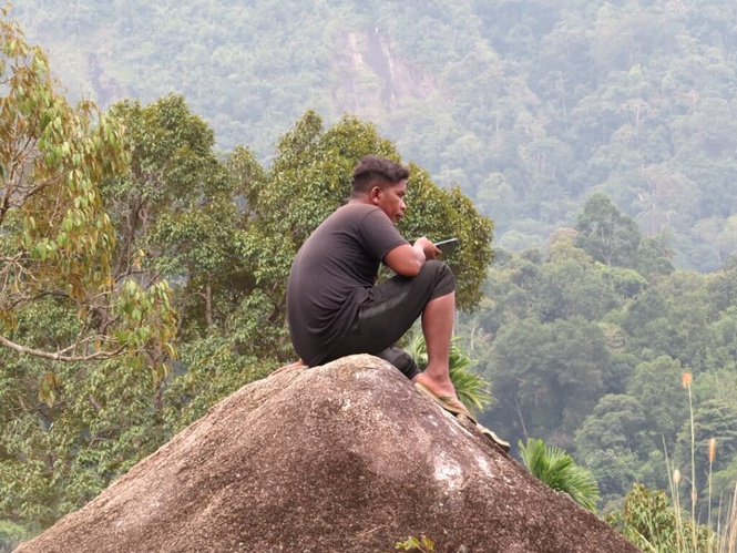 Image from: ‘Dah 2026 pun kena panjat batu cari line’