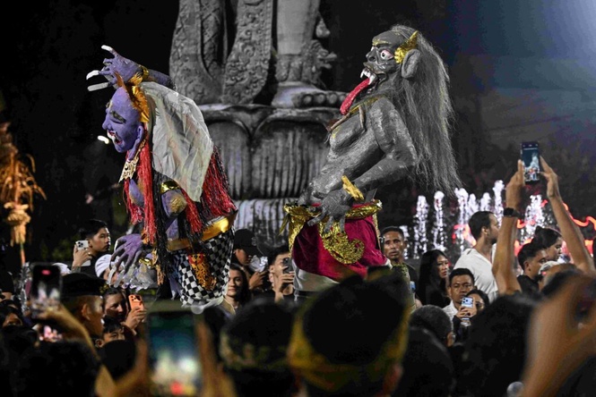 Image from: Hina Hari Nyepi, pelancong Switzerland dipenjara setahun