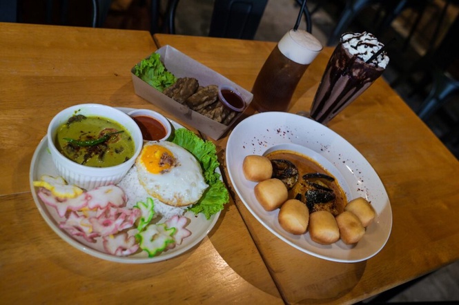 Image from: Masak lemak daging salai istimewa di ‘kafe basikal’