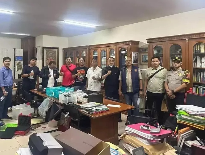 Image from: Ratusan senjata api ditemukan di sekolah