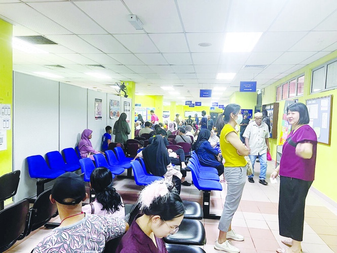 Image from: Klinik sesak, pesakit tunggu sampai 4 jam