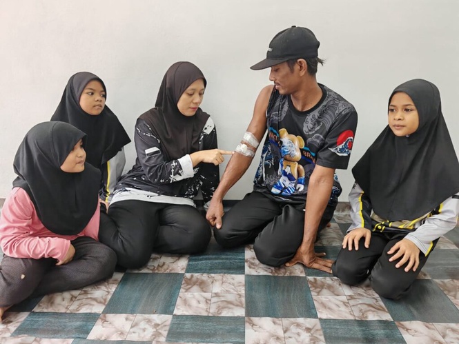 Image from: ‘Ada masa kami meminjam wang untuk ke hospital’